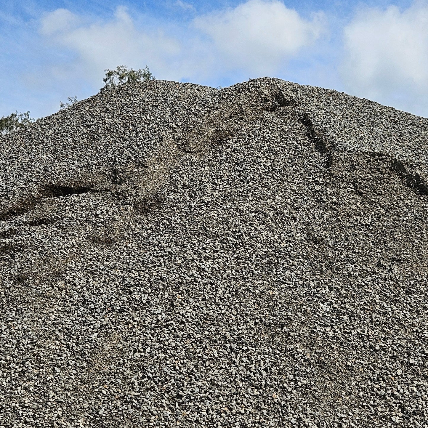 20mm Topcourse Chip (per ton)